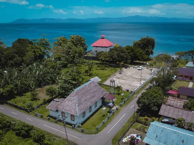 Wapauwe Kaitetu Old Mosque