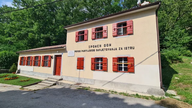 Spomen dom prvog partijskog savjetovanja za Istru