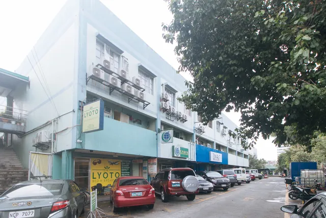 RedDoorz @ LYOTO Bed and Breakfast near NAIA