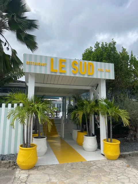 Le Sud - Restaurant & Pool Bar