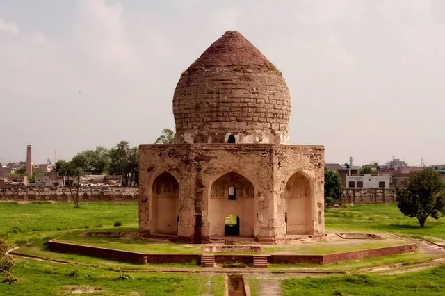 Tomb of Asif Khan
