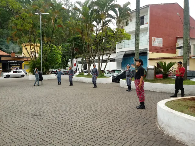 Praça Fernando Lopes