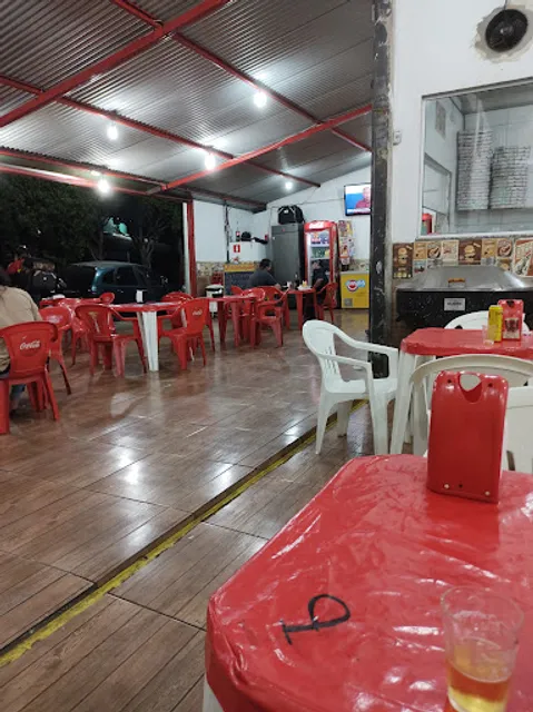 Esquinao Lanches sucos e pizzas