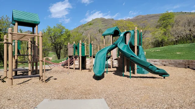 Wild Rose Trailhead Park