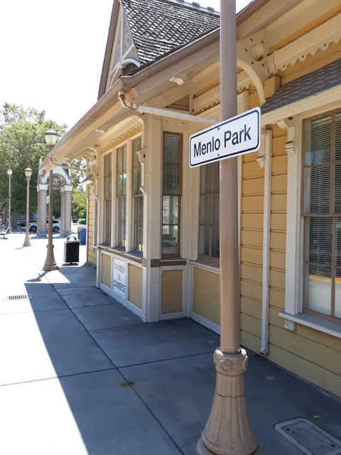 Menlo Park Station Caltrain Parking