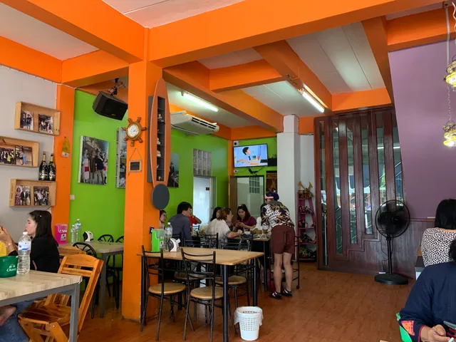 Spicy Papaya Salad Somtam Pong Tae Shop, Until 4 PM