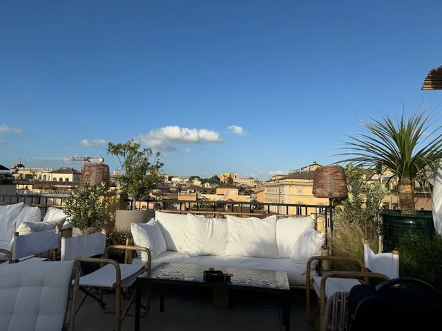 The Vista Rooftop Club