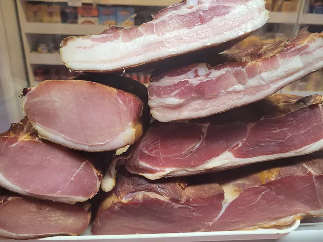 Lakótelepi Húsbolt Érd