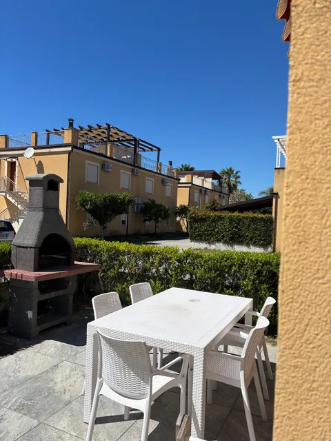 Anna's HOUSE - Pizzo Beach Club