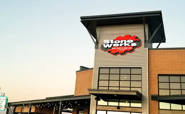 Stone Werks Big Rock Grille, Culebra Commons