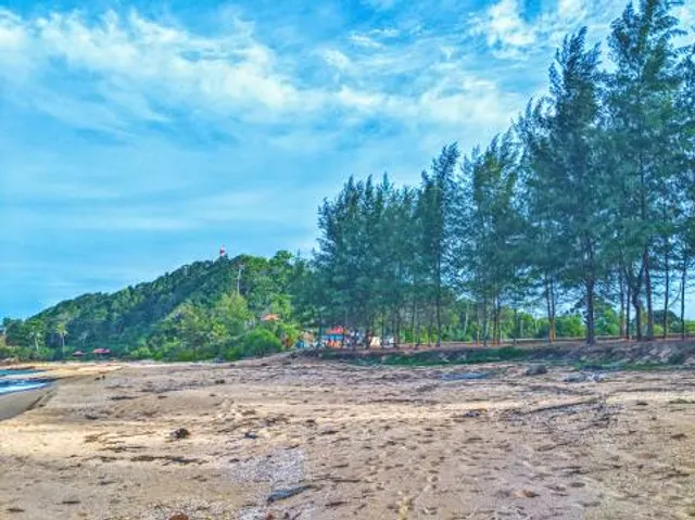 Teluk Bidara Beach