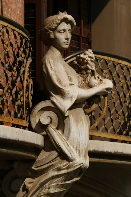 La Casa Solà Morales