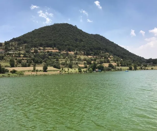 Laguna de San Miguel Almaya