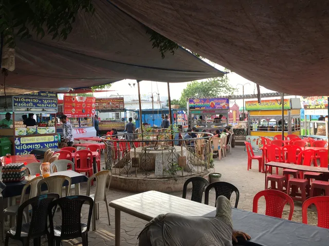 Bandar Chowk Food Court,Diu