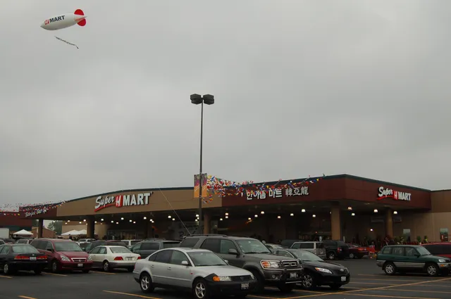H Mart Niles