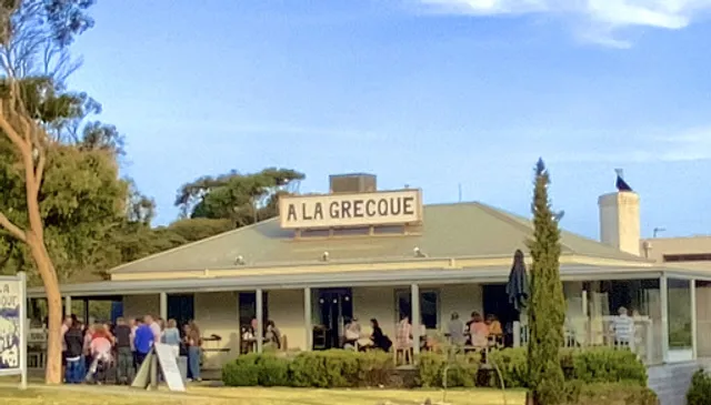 A LA GRECQUE