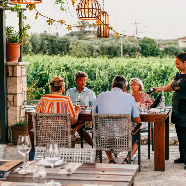 Κτήμα Γράμψα ( Grampsas Winery & Restaurant)