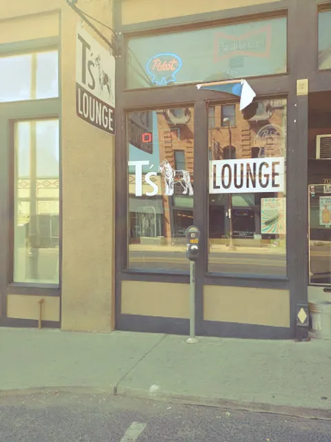 T's Lounge