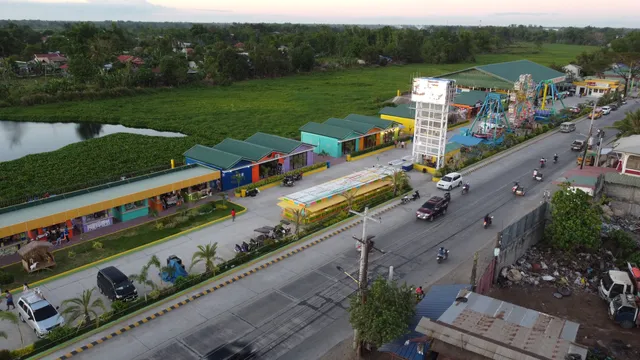 Cabiao Floating Market