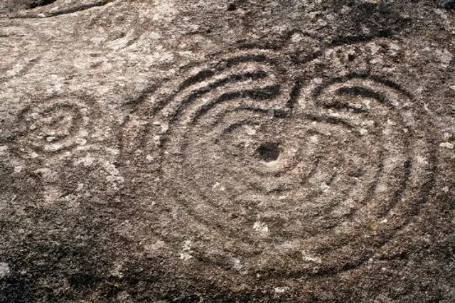 Petroglifos de Mogor