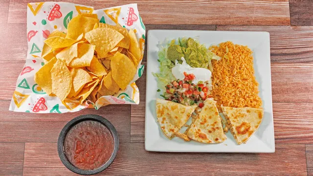 Las Maracas Restaurant and Bar