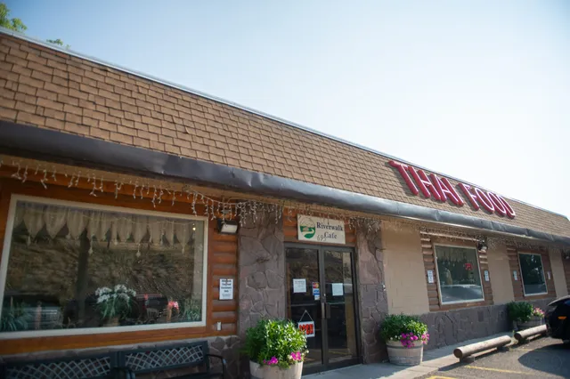 Riverwalk Thai Food