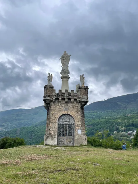Le Rocher de la Vierge à Ax les thermes, Ariège