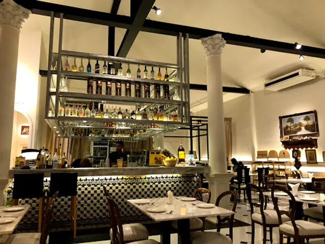 Na Chalong Eatery & Cafe