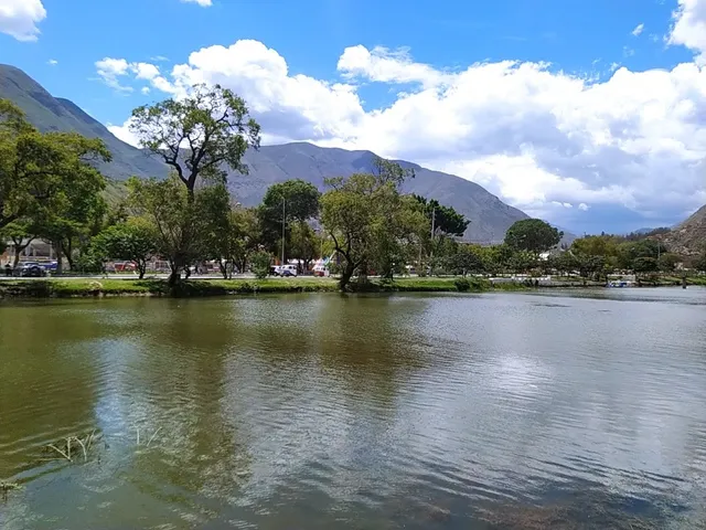 Laguna Viña del Río Park