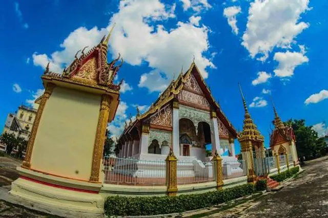 Wat Klang Ming Mueang