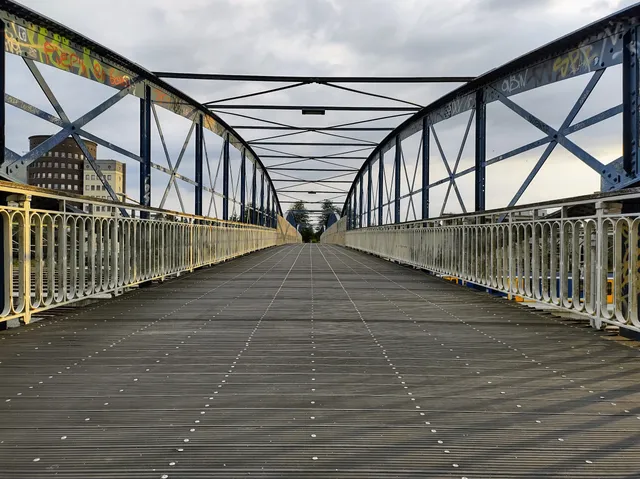 Oskar railway bridge