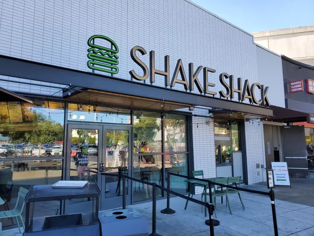 Shake Shack Stonestown Galleria