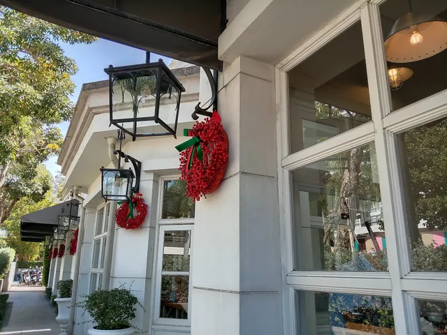 La Baguette Phra Tamnak Hill