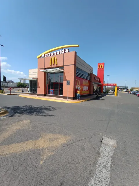 McDonald's Plaza Esfera