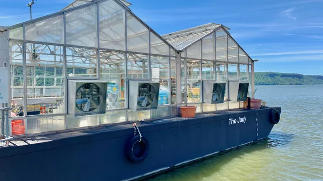 Groundwork Hudson Valley's Science Barge