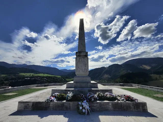 Pamätník francúzskym partizánom