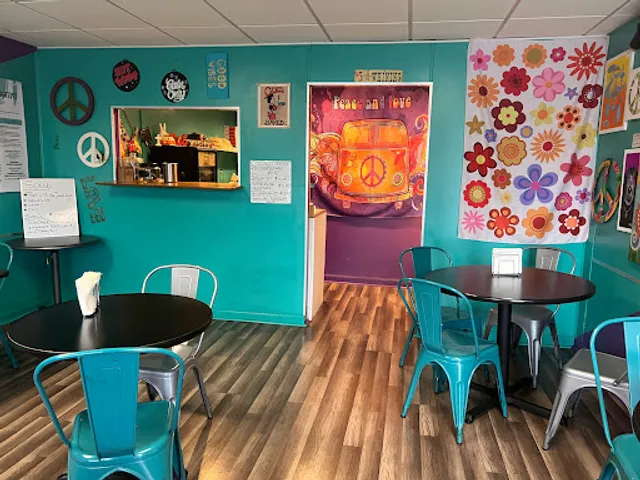 Starving Artists Cafe & Deli