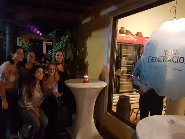 Tres Generaciones Las Cabrera