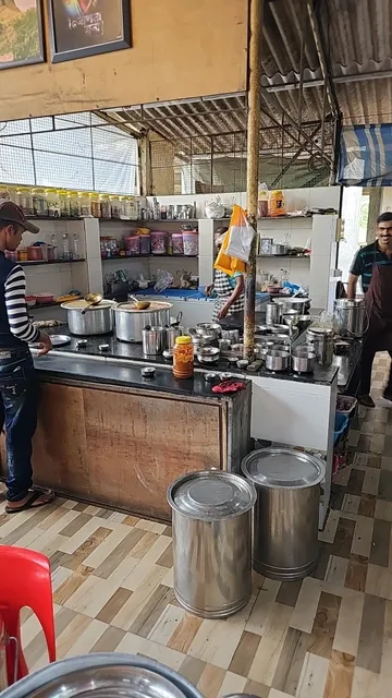 Hotel mahakali corner (Ganpati mandir) No Branch