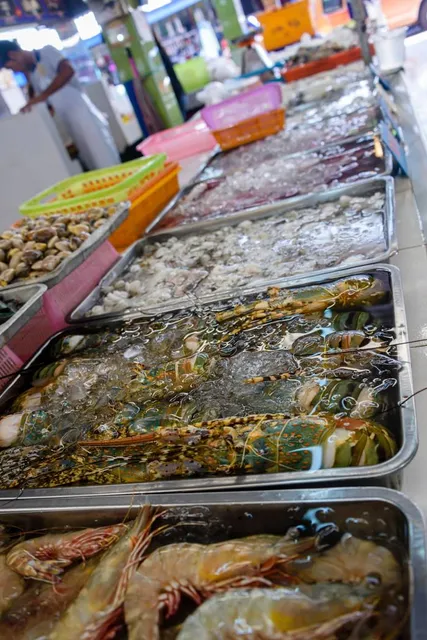 Mae Somchit Kata Fresh Market