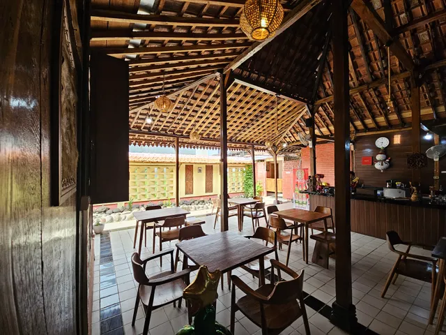 Resto & Cafe Rumah Suminten