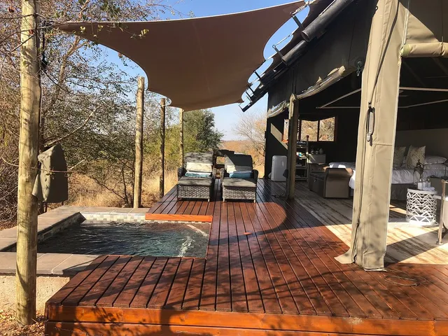 RAPTOR RETREAT GAME LODGE