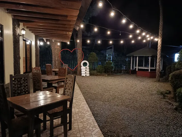 Pine Country Steaks And Waffles