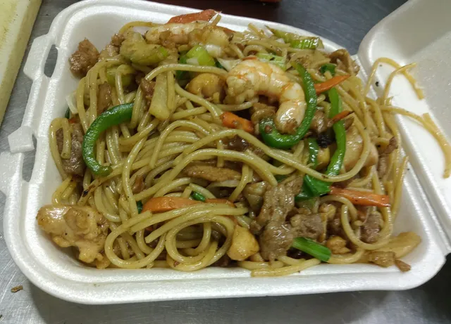 Comida China Y Cantonesa "Yong Son"