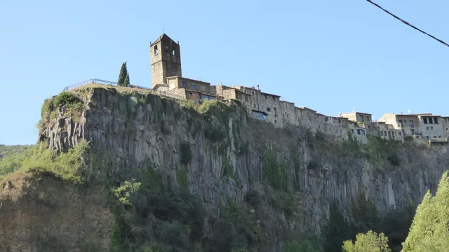 Castellfollit de la Roca. Cinglera basàltica