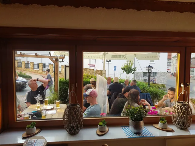 Restaurant "Zum Berg - Quell Stübchen"
