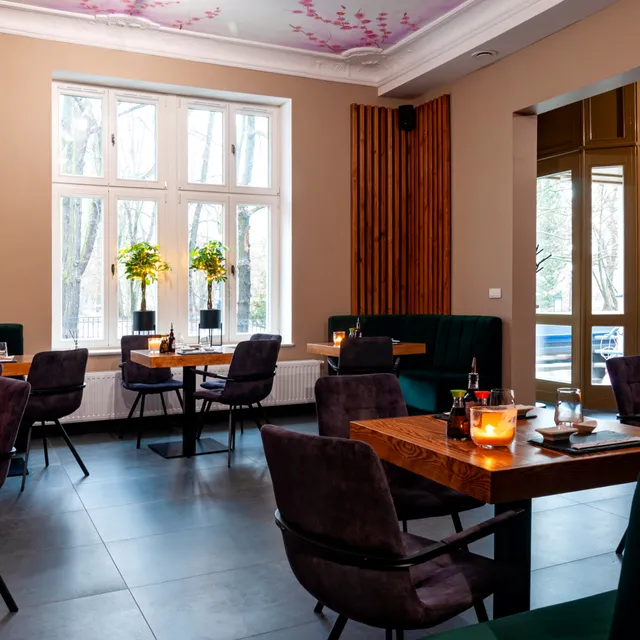 Okuki Sushi Bar & Restaurant