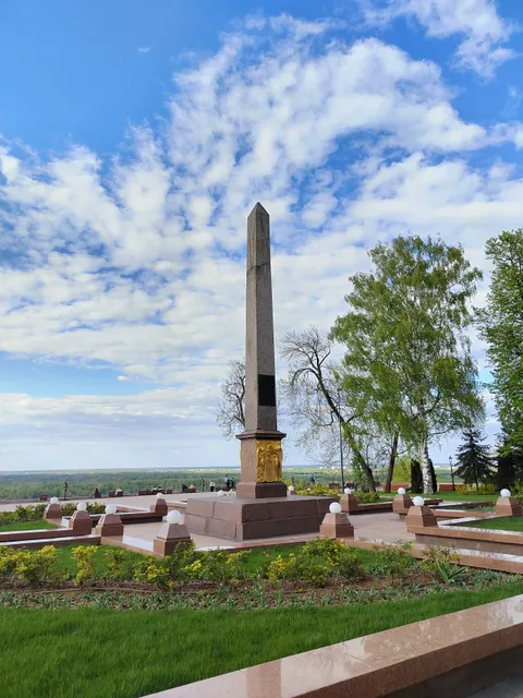 Obelisk zu Ehren Minins und Poscharskijs