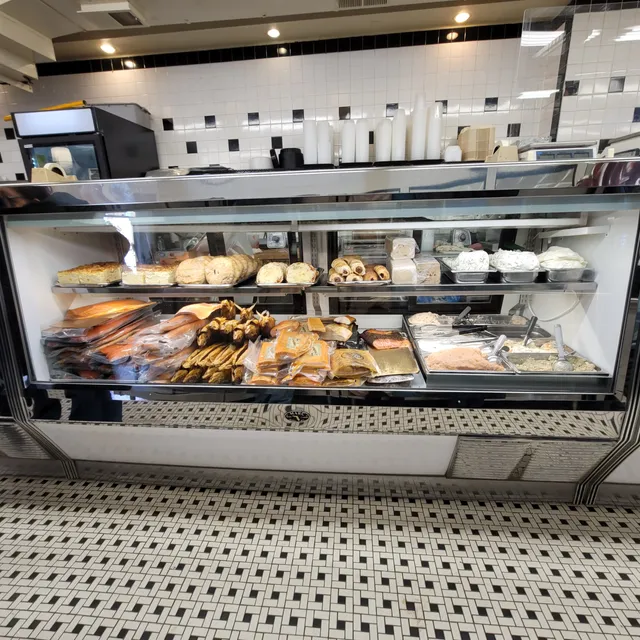 Famous 4th Street Delicatessen