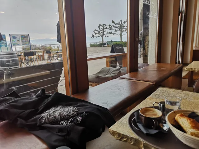 Aika - Brot, Kaffee, Wein und Wärme Friedrichshafen